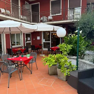 Szálloda Garni Capinera, Garda (Verona)